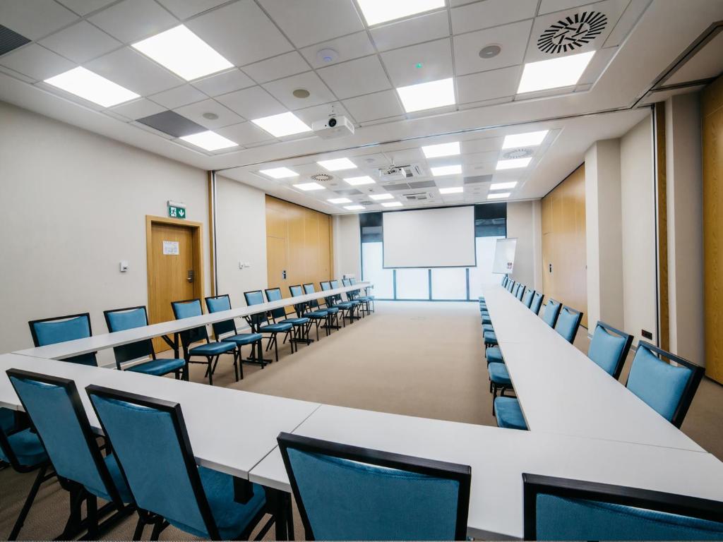 Q Hotel Plus Katowice - Resim 33