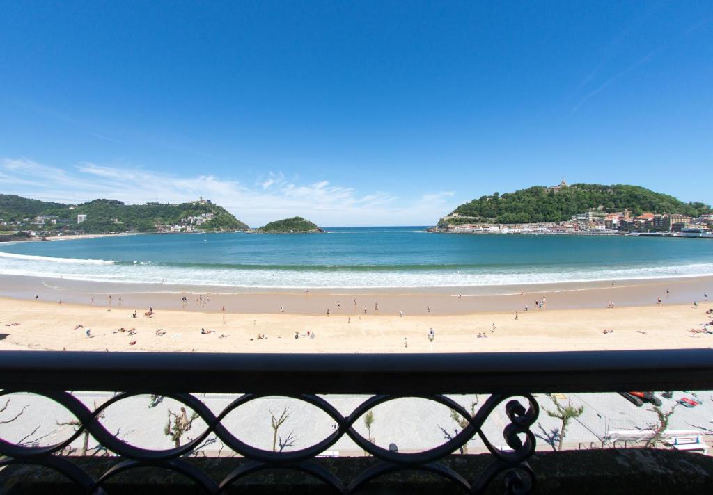 Apartamentos Beach accommodation apartment en San Sebastián, País Vasco