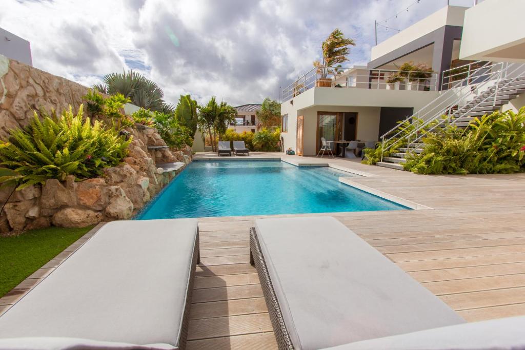 Bazén v ubytování Villa Sol Paraiso nebo v jeho okolí