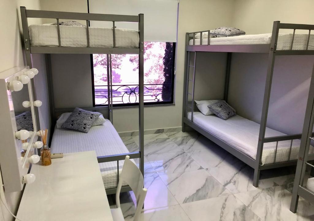  FM Hostel