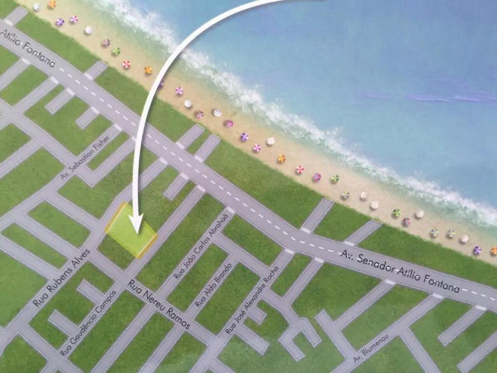  Apartamento 3 dorm a 100 metros da praia de Perequê em Porto Belo