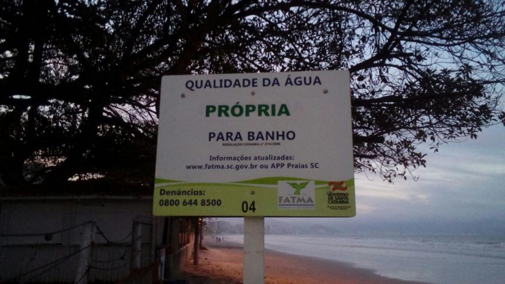  Apartamento 3 dorm a 100 metros da praia de Perequê em Porto Belo