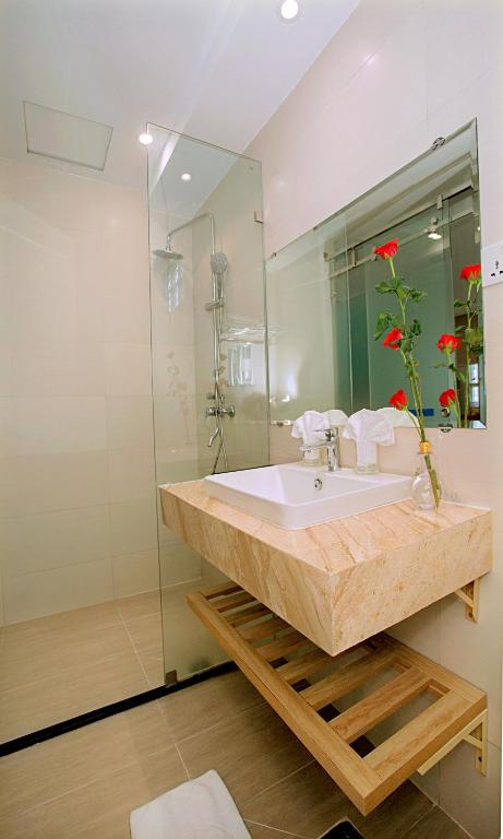 Phòng Deluxe (2 Người lớn + 1 Trẻ em)