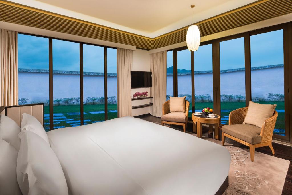 TV a/nebo společenská místnost v ubytování Banyan Tree Huangshan