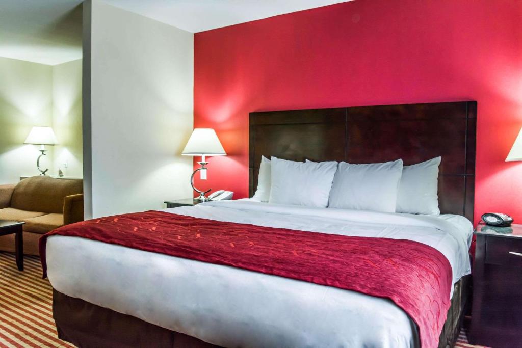 Postel nebo postele na pokoji v ubytování Comfort Suites Palm Bay - Melbourne