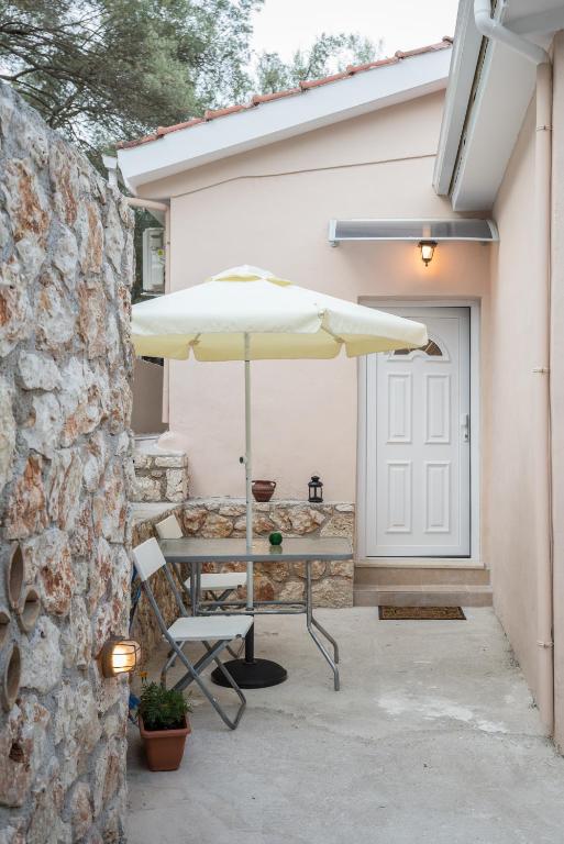 Patio nebo venkovní prostory v ubytování Camping & Rooms Kariotes
