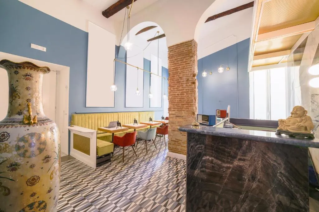 The Duomo House by House In Naples, Napoli, Italia