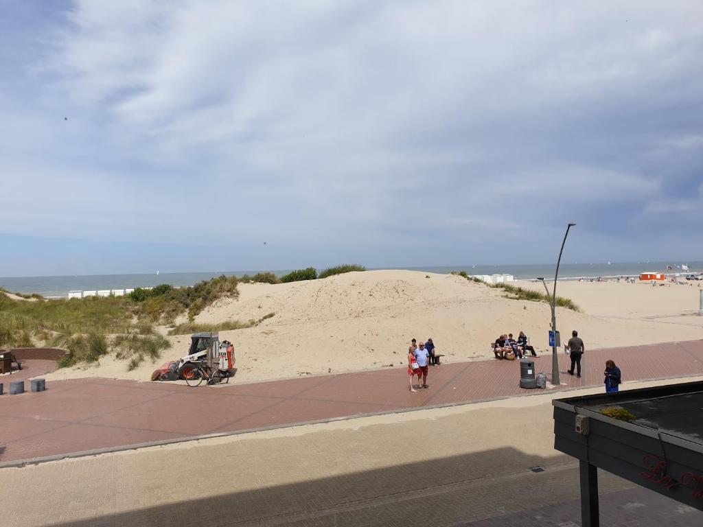 Hosté ubytování Oostduinkerke - Appartement met zeezicht en 2 parkeerplaatsen
