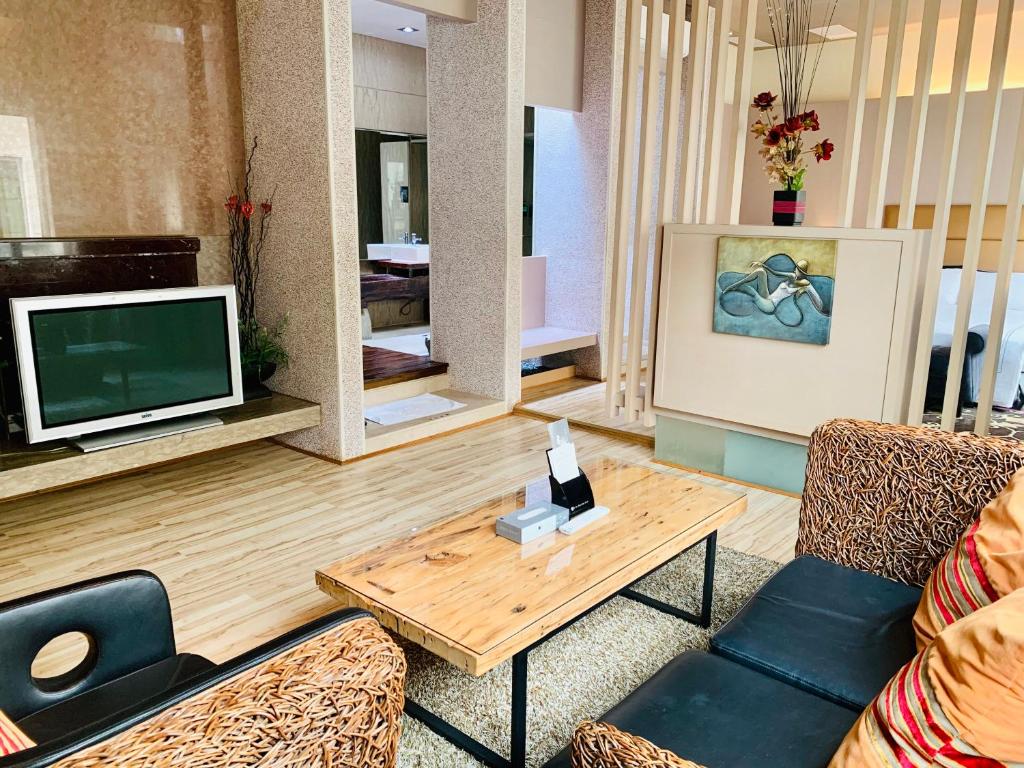 Her Home Spa Motel Chiayi - Верхний двухместный номер