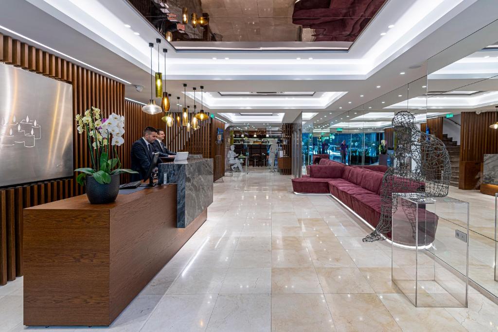 Vstupní hala nebo recepce v ubytování Polis Grand Hotel