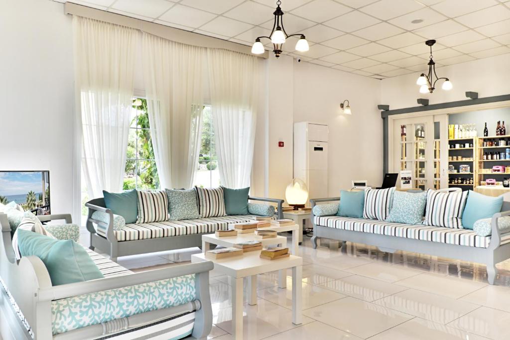 Гостиная зона в Acrotel Elea Beach