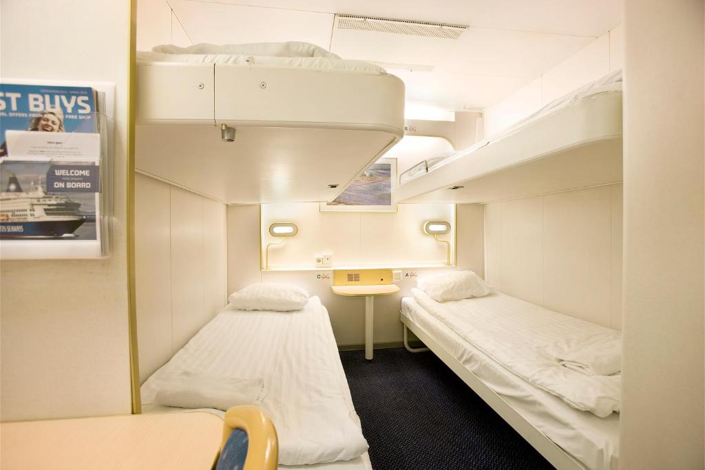 Postel nebo postele na pokoji v ubytování DFDS Ferry - Copenhagen to Oslo