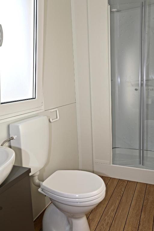 Kúpeľňa v ubytovaní Manora guest pool house Sucuraj