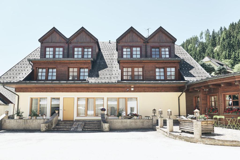Budova, kde se hotel nachází