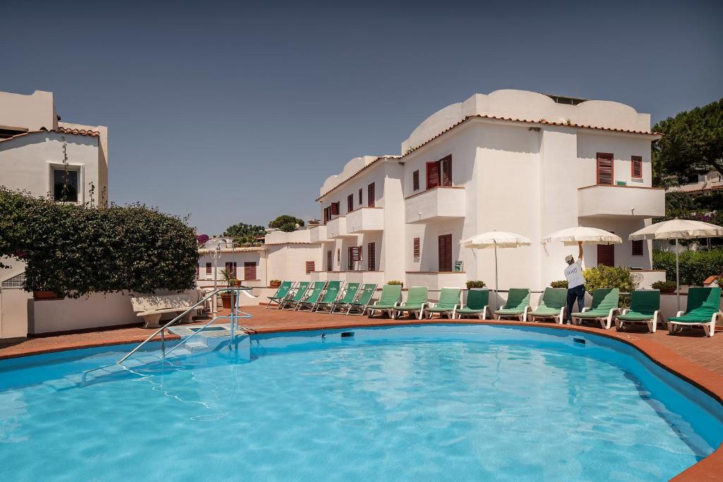 Bazén v ubytování Hotel Terme Royal Palm nebo v jeho okolí