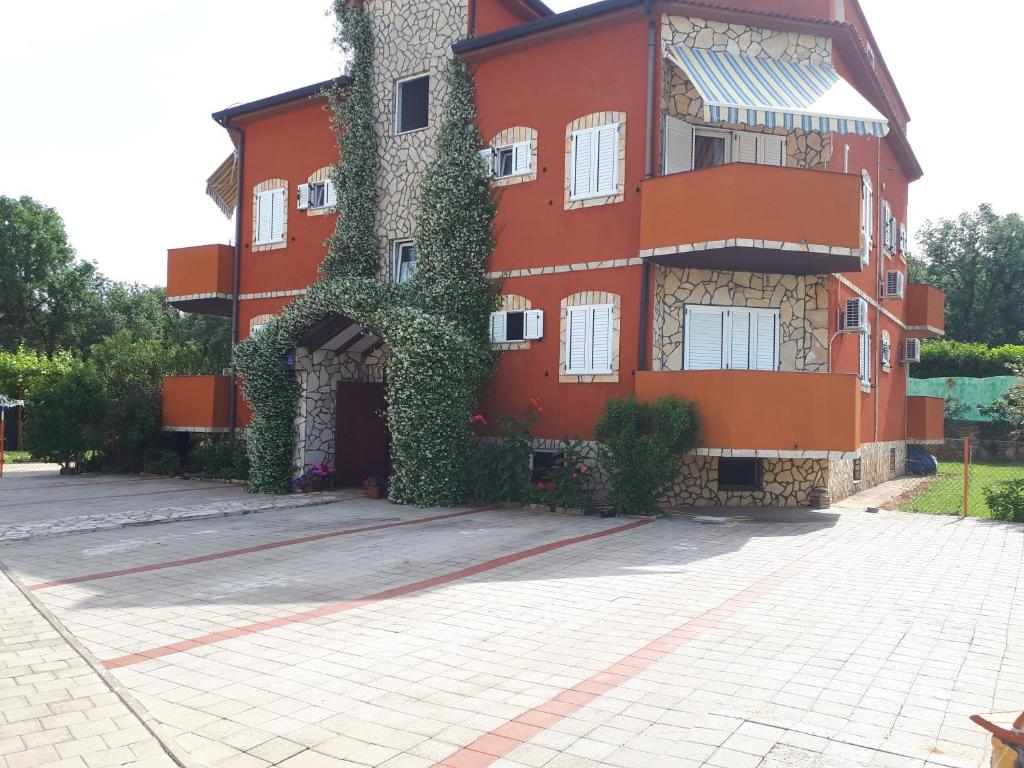 Apartments Dugonjić - 14