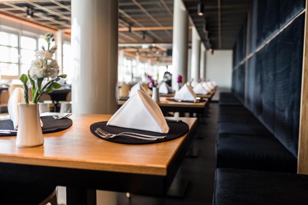 GINN Hotel Hamburg Elbspeicher - Resim 13