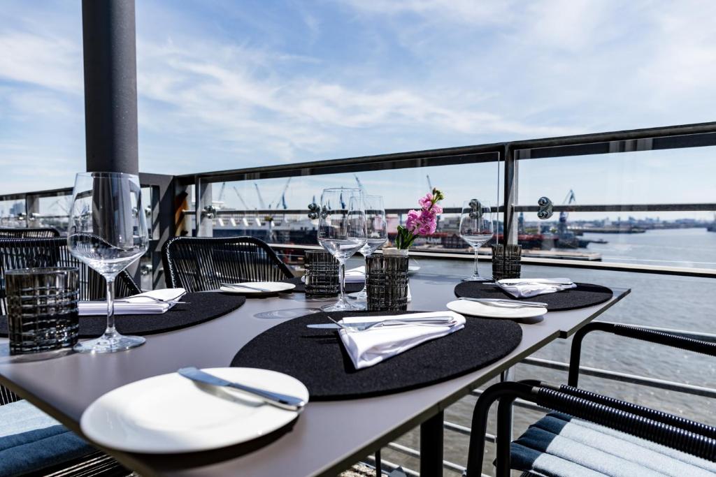 GINN Hotel Hamburg Elbspeicher - Resim 16