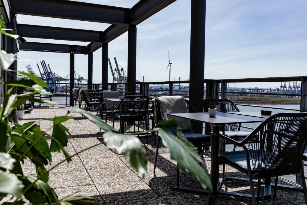 Balkón nebo terasa v ubytování GINN Hotel Hamburg Elbspeicher