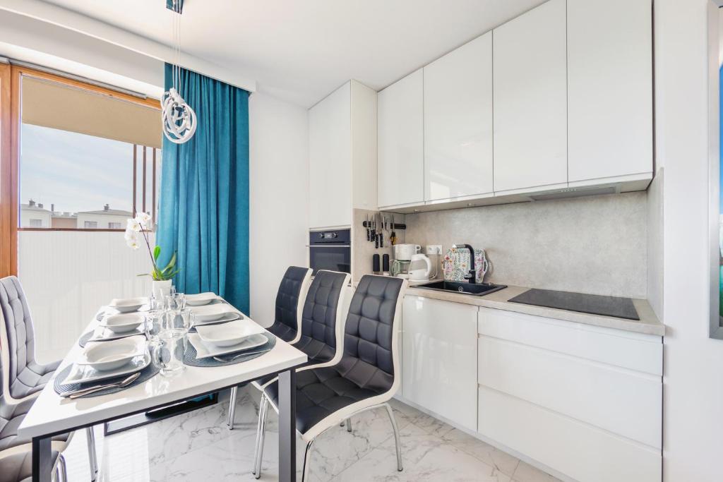 Apartamenty Sun & Snow Kołobrzeg Resorts z basenem - Two-Bedroom Apartment