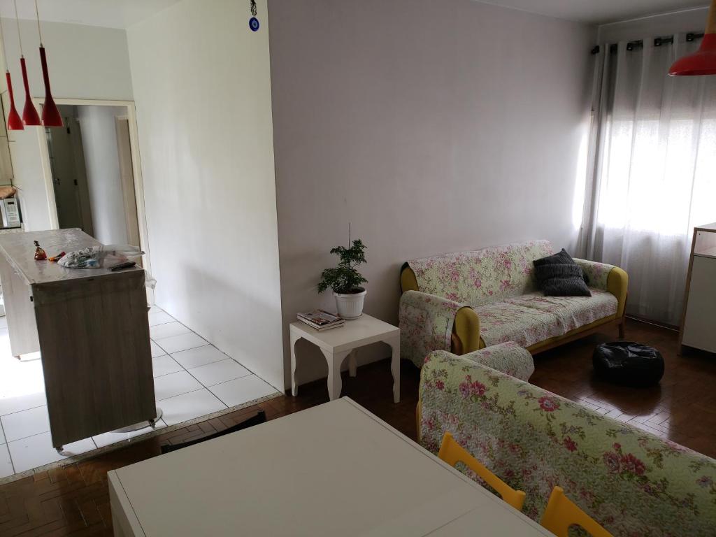  Apto de otima localização e facil acesso a 900 metros do metro tatuapé