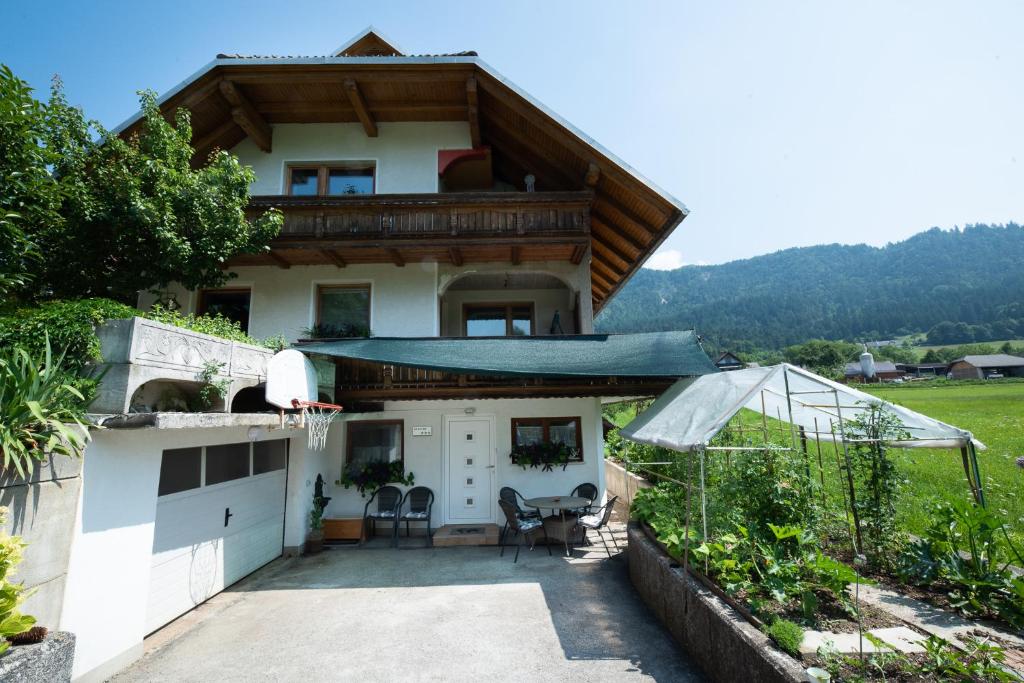 Nespecifikovaný výhled na hory nebo výhled na hory při pohledu z apartmánu