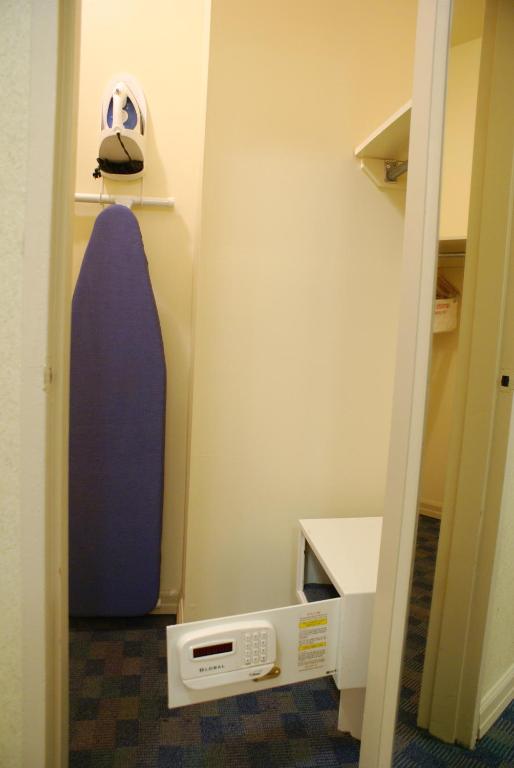 Ramada by Wyndham Jersey City - Suite Queen De Una Habitación-No Fumadores