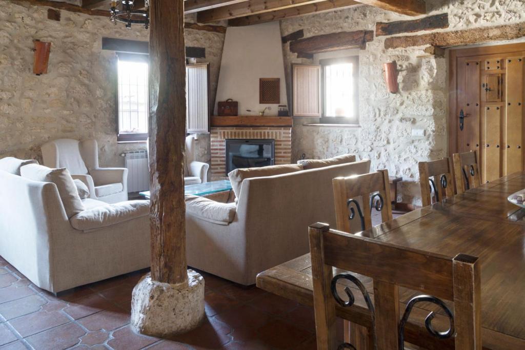 Posezení v ubytování Casa Rural Los Yeros Aldeasoña - Segovia