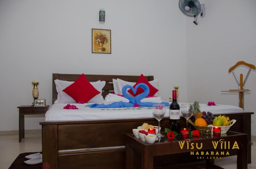 Postel nebo postele na pokoji v ubytování VISU VILLA hotel