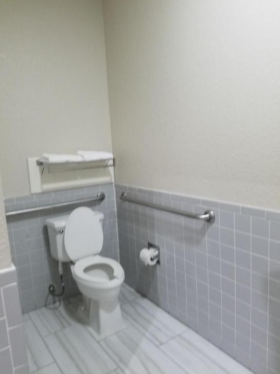 Scott Inn & Suites - Downtown Houston photo