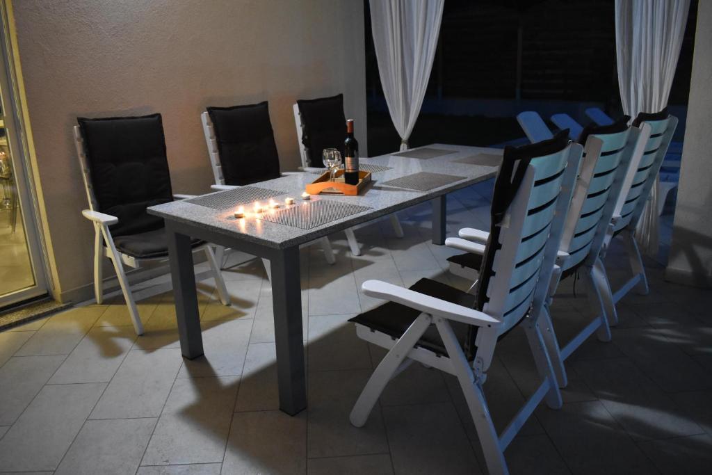 Posezení v ubytování Villa Silver Novigrad with private pool