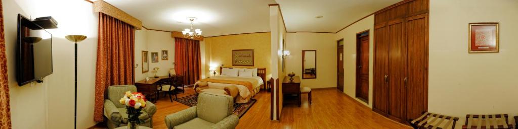 TV a/nebo společenská místnost v ubytování Hotel Real Audiencia