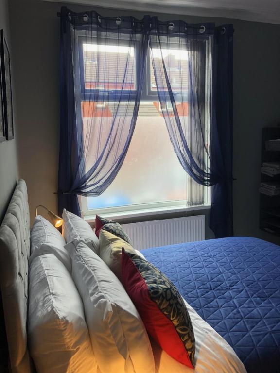 1. Stylish Private Double Room Near Manchester City Centre