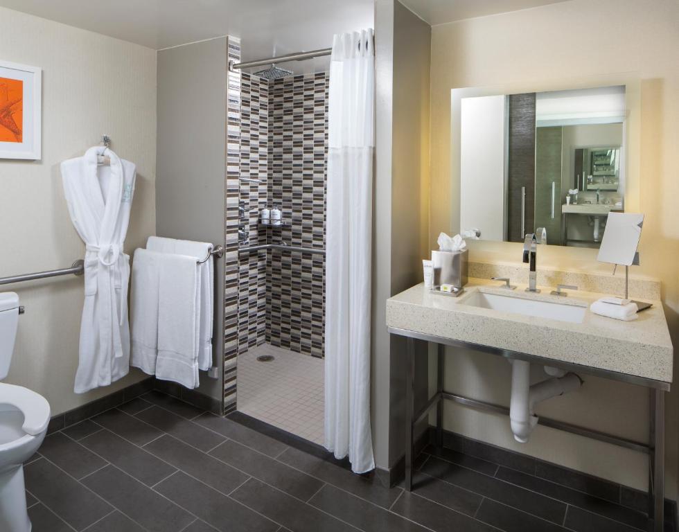 Shore Hotel - Accessible Ocean View Premier With King Bed