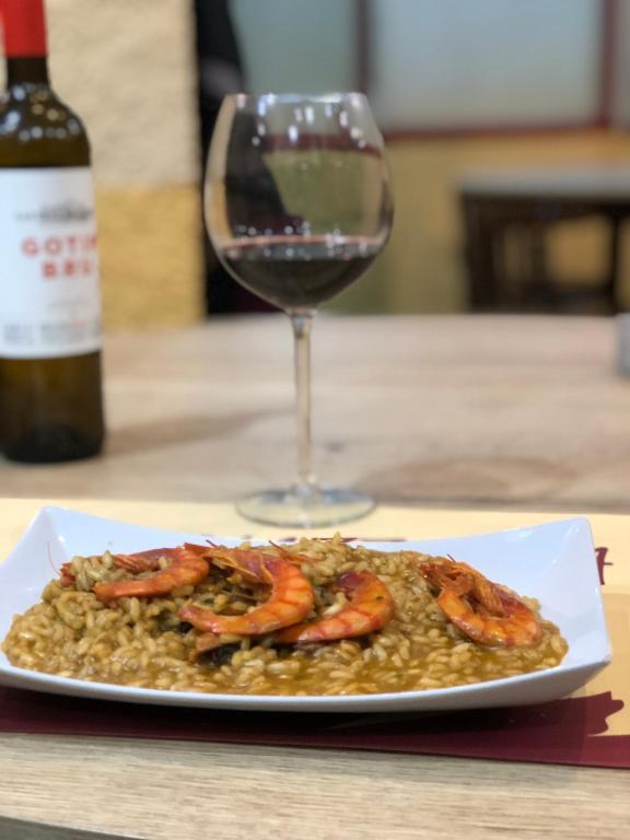 Nápoje v ubytování Hostal Del Ripollès