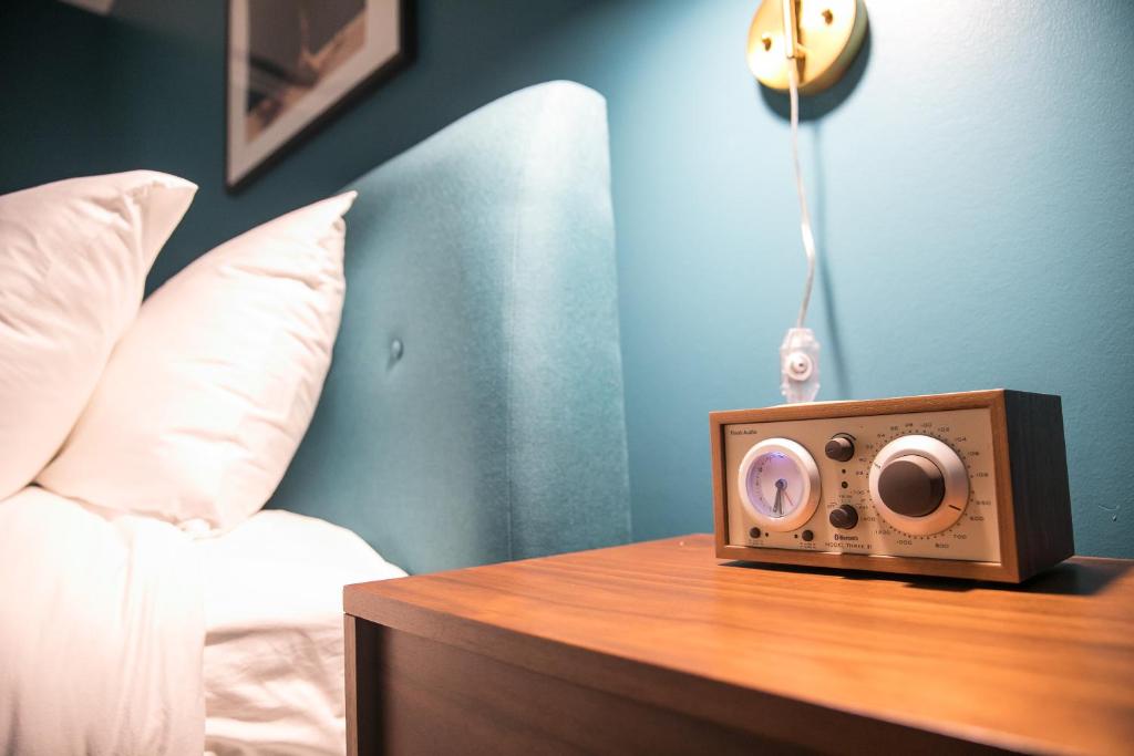 Letto o letti in una camera di The Ruby Hotel