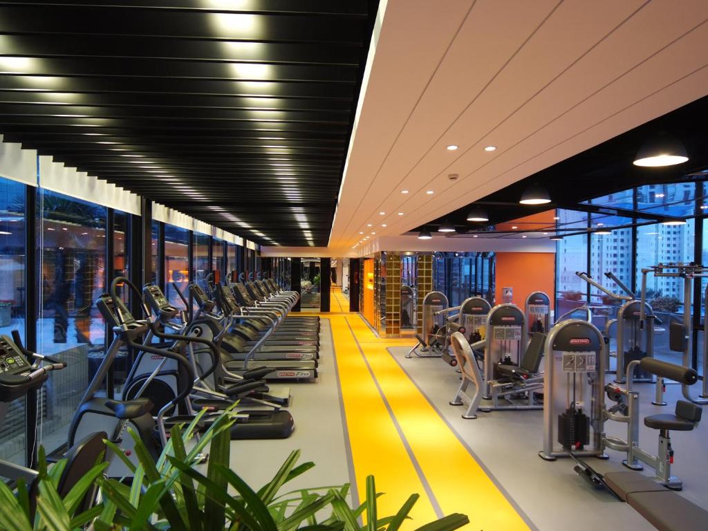 Fitness centrum a/nebo fitness zařízení v ubytování Jinling Purple Mountain Hotel Shanghai（Shanghai Grand Trustel Purple Mountain Hotel）