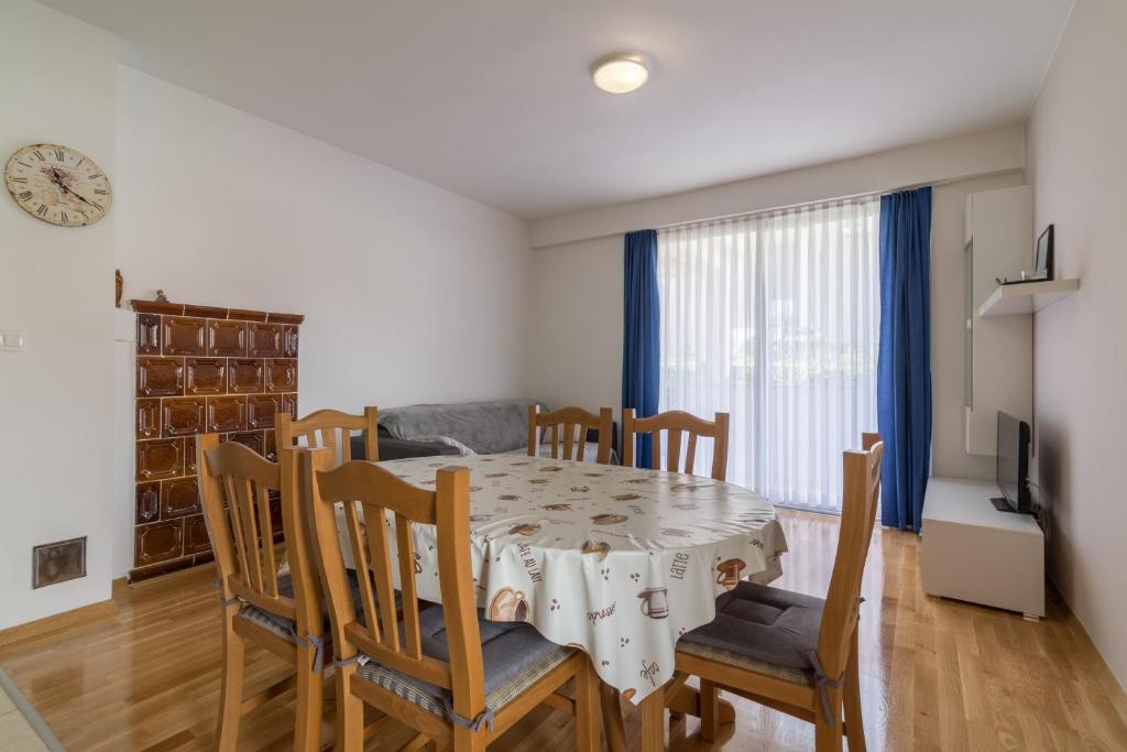 Posedenie v ubytovaní Apartmani Drago