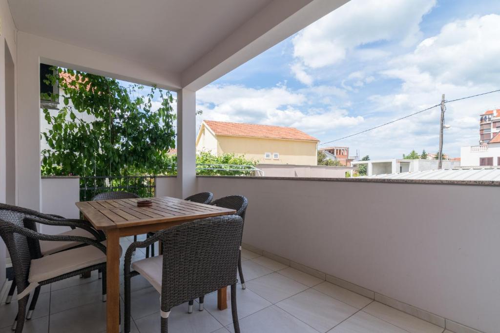 Balkón alebo terasa v ubytovaní Apartmani Drago