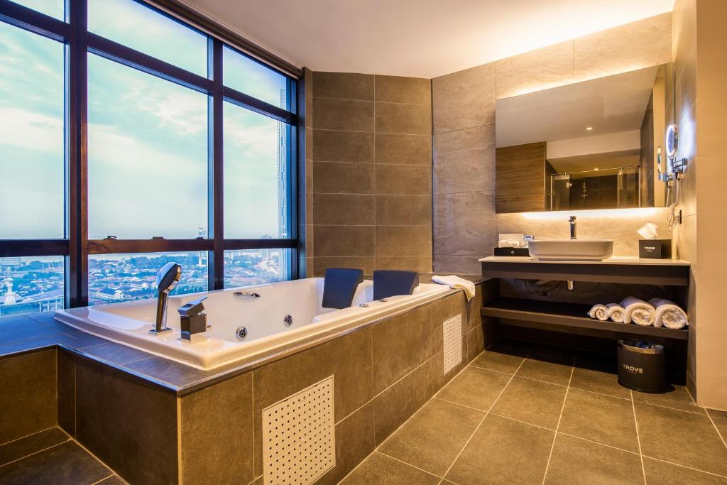 TROVE Johor Bahru, Johor Bahru – Updated 2024 Prices