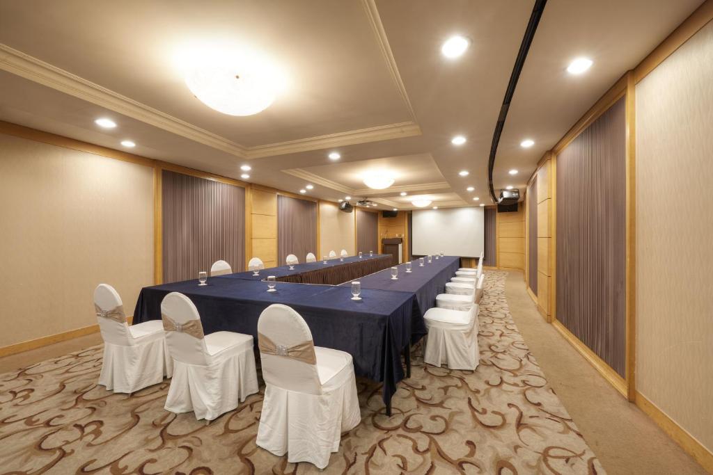 Área de negócios e/ou sala de conferências em Seoul Riviera Hotel