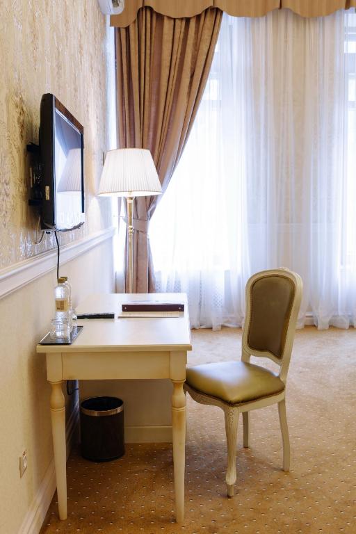 TV a/nebo společenská místnost v ubytování Londonska SPA Hotel