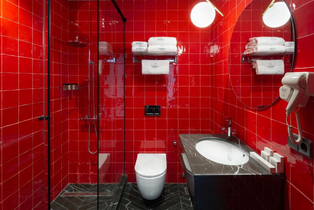 Koupelna v ubytování Zemeli Boutique Hotel by DNT Group