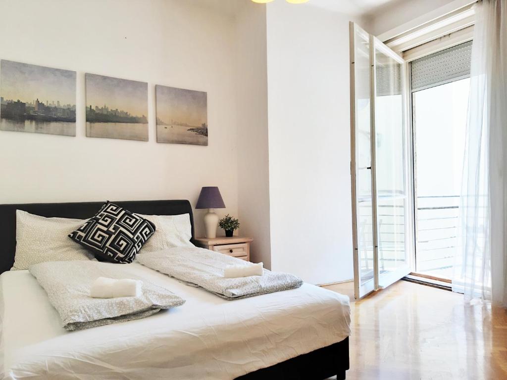 Posteľ alebo postele v izbe v ubytovaní Gold Rose Apartment with 3 rooms