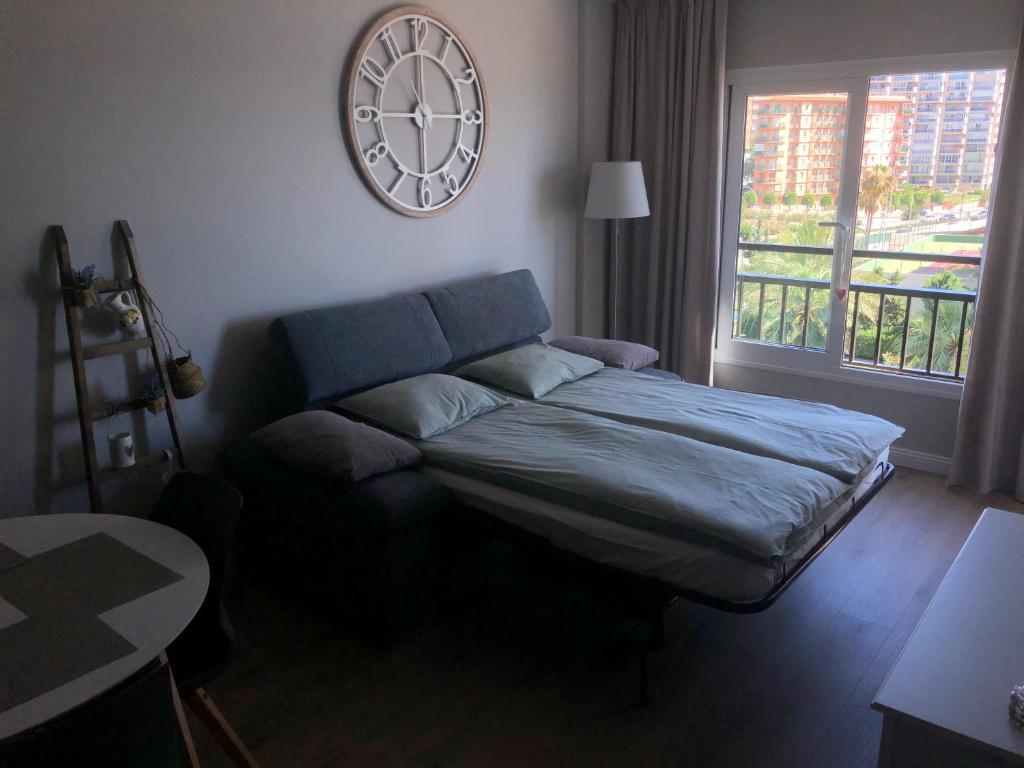 Postel nebo postele na pokoji v ubytování Beachfront apartment in Fuengirola NEW
