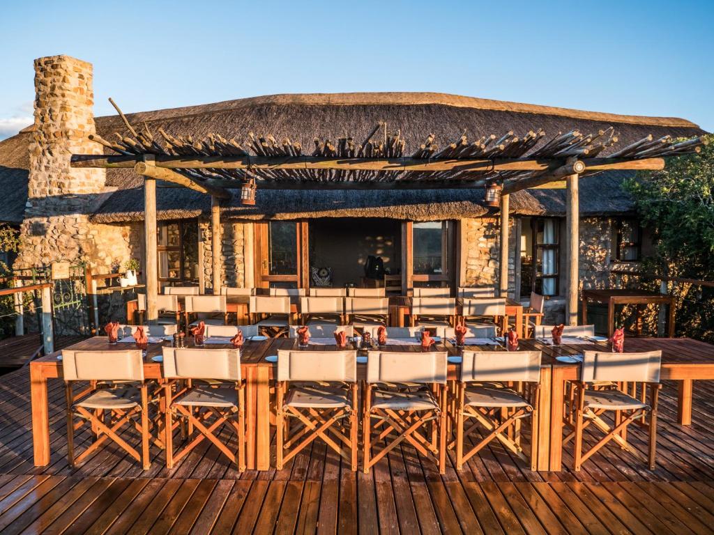 Restaurace v ubytování Woodbury Tented Camp – Amakhala Game Reserve