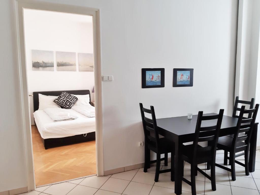 Posedenie v ubytovaní Gold Rose Apartment with 3 rooms