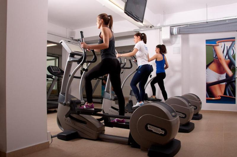 Gimnasio o instalaciones de fitness de Hotel Moldova