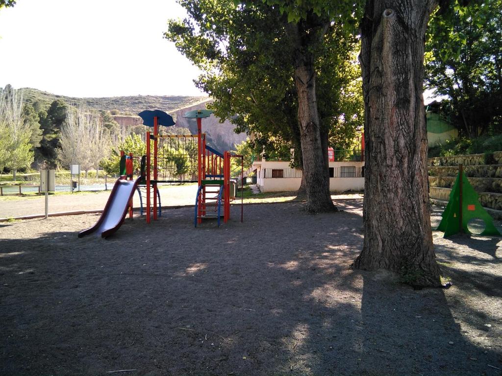 Adosado, cerca de Valencia en zona de montaña y playa fluvial ...