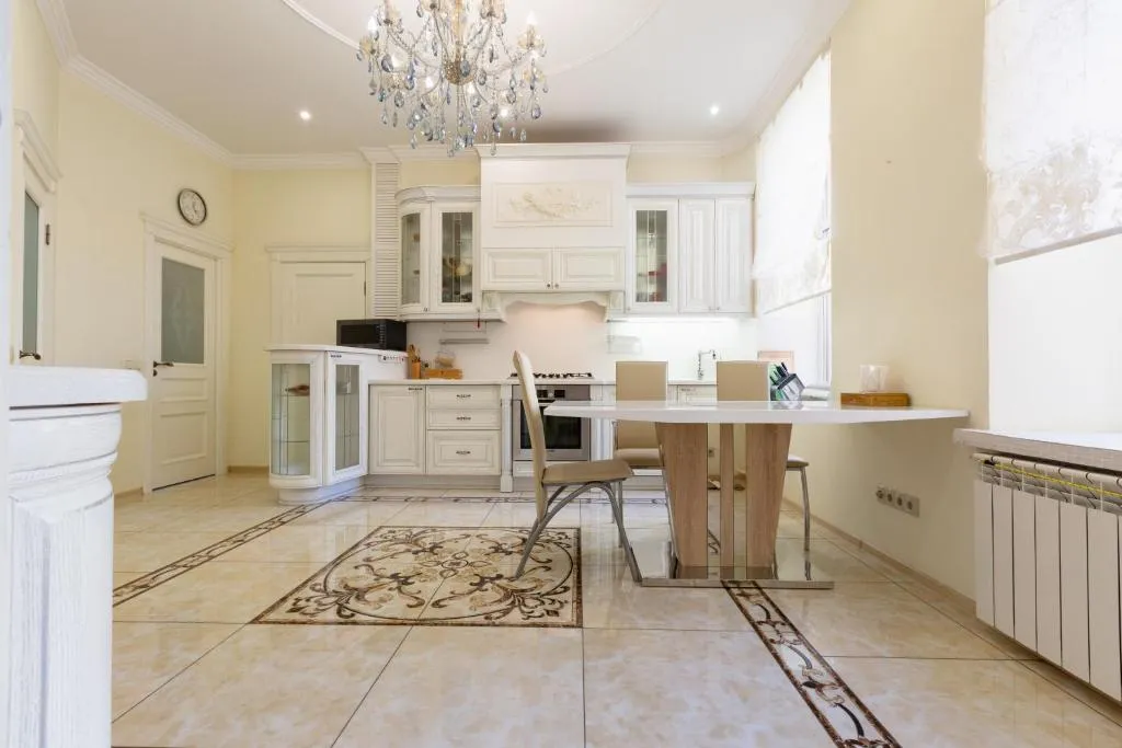 Kays lux apartment in centre 140m2, Kudrovo, Russia